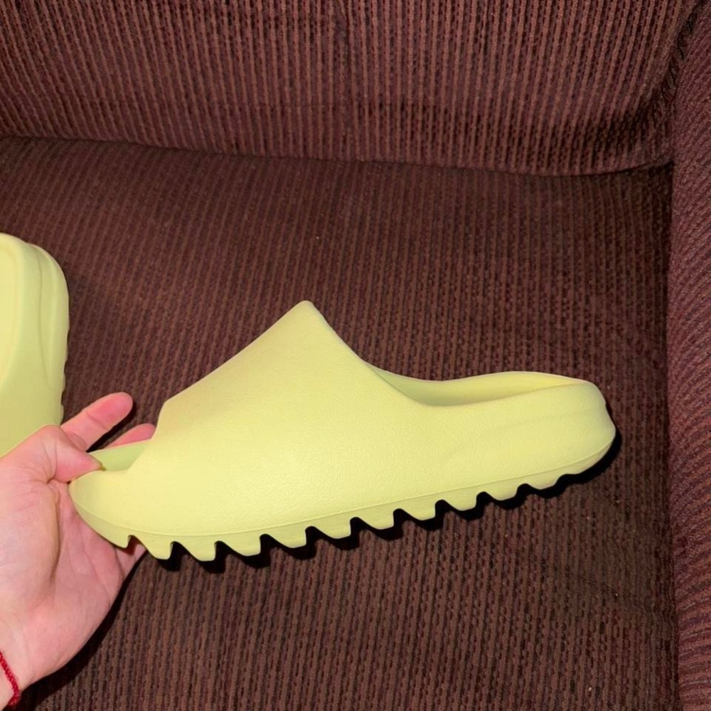 Adidas Yezzy Slide Glow‎ Green Size 8 Men Great Condition